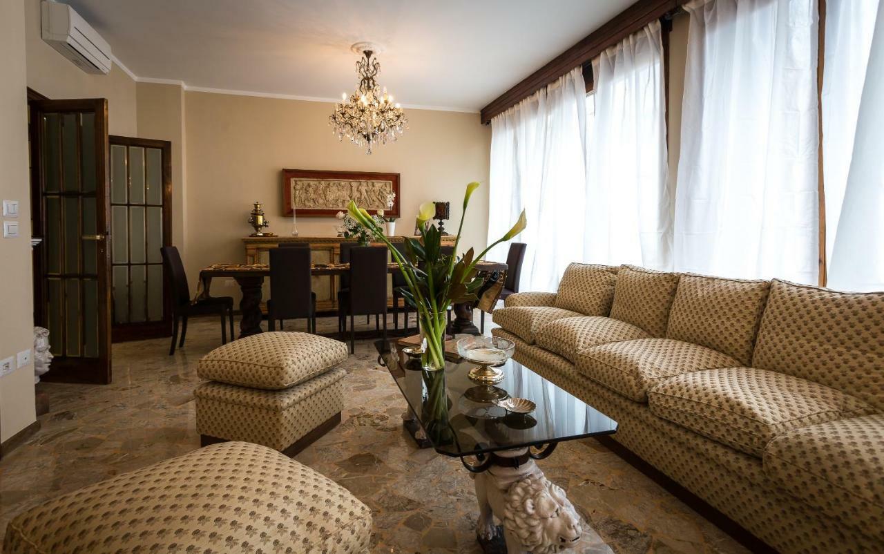 Ferrhouse Charm In Florence Two Lifts Экстерьер фото