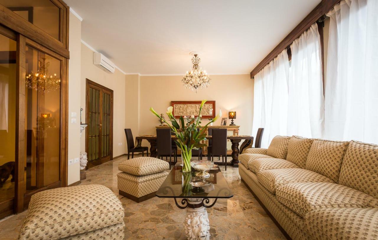 Ferrhouse Charm In Florence Two Lifts Экстерьер фото